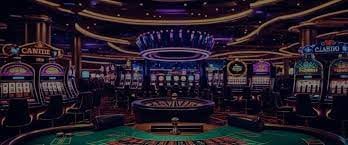 Mesin Arcade live-dealer interface showing Plinko game board with interactive ball-drop mechanics and HD studio background